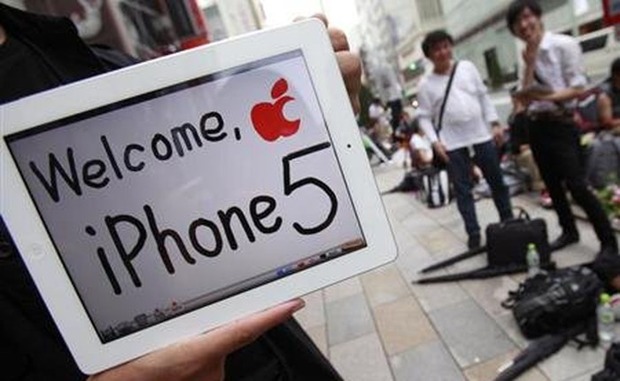 Apple bị nghi ngờ cạnh tranh bán iPhone không lành mạnh