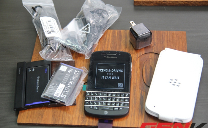 Sờ tận tay Blackberry Q10 bản dành cho lãnh đạo nhà mạng duy nhất tại Việt Nam