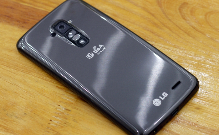 Đập hộp điện thoại màn hình dẻo LG G Flex đầu tiên tại Việt Nam