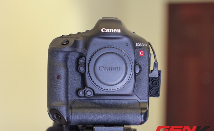 Canon đang thử nghiệm máy ảnh "khủng" 75 MP với cảm biến 3 lớp