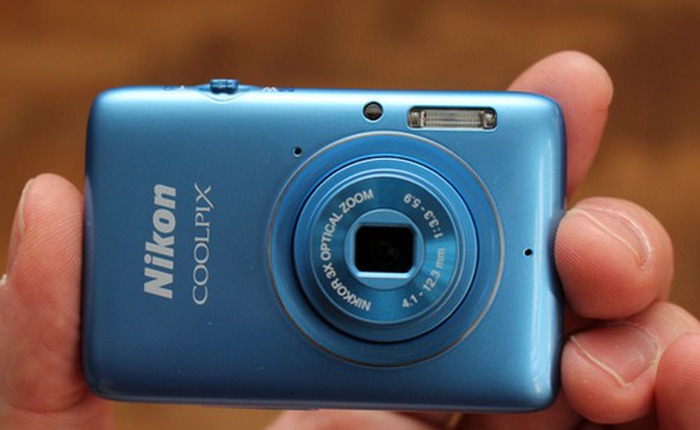 Nikon Coolpix S02: Máy ảnh nhỏ gọn trong lòng bàn tay