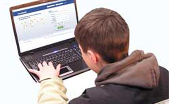 Facebook "thả cửa" cho phép teen công khai status trên mạng xã hội