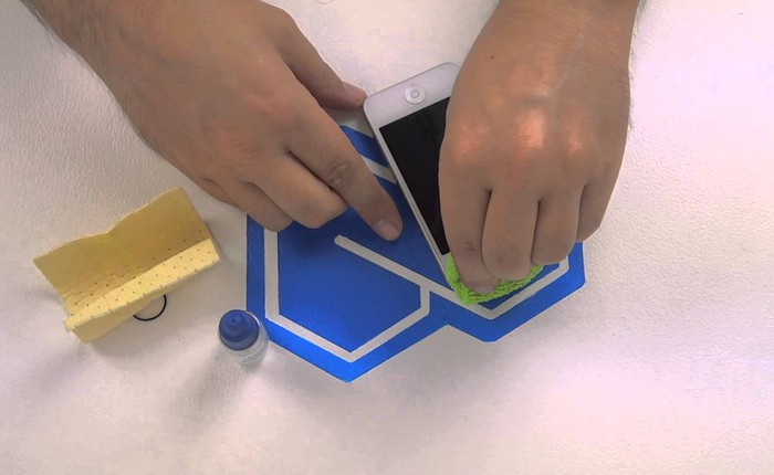 Công nghệ phủ sa-phia lỏng chống trầy xước cho màn hình smartphone
