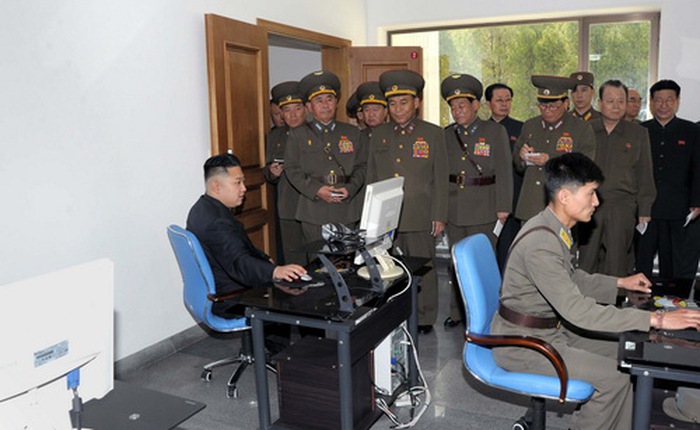 Hacker Anonymous "thúc thủ" trước Triều Tiên