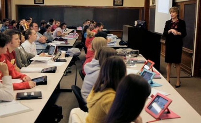 Khi công nghệ “gõ cửa” trường học