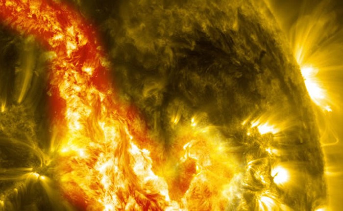 Hiểm họa siêu bão Mặt trời - Con người đã chuẩn bị những gì để chống đỡ?