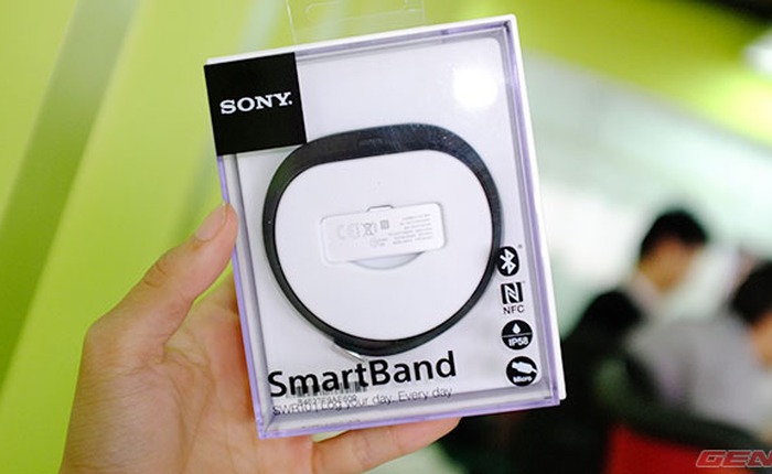 Hình ảnh thực tế vòng theo dõi sức khỏe Sony Smartband