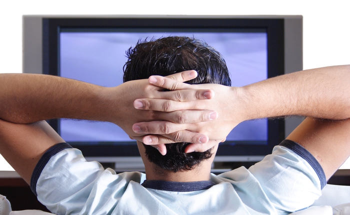 Xem TV quá nhiều có thực sự hại mắt?
