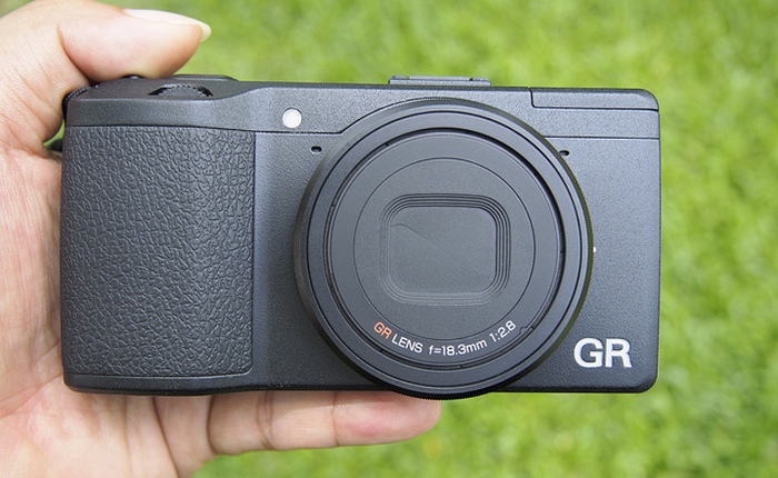 Ricoh GR - máy ảnh bỏ túi với cảm biến APS-C