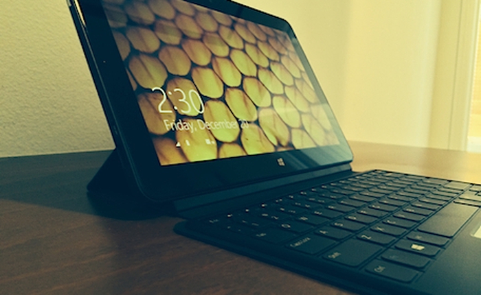 Microsoft bán laptop cạnh tranh Surface ngay trên cửa hàng của mình
