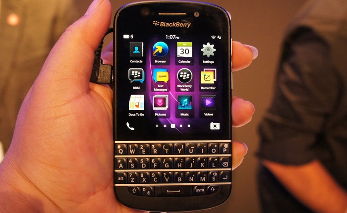 Blackberry Q10 chính hãng có giá ngang ngửa hàng xách tay