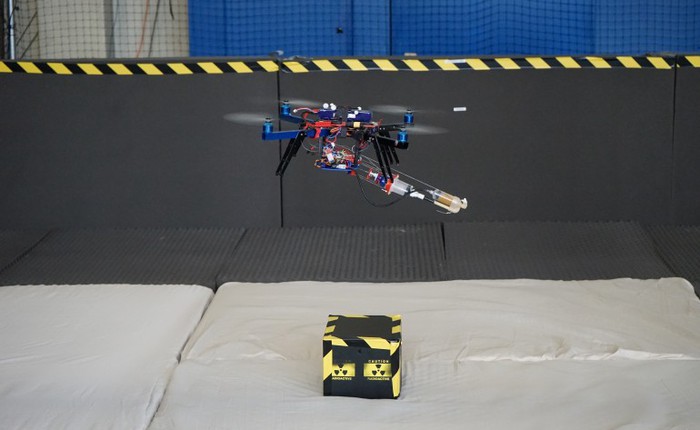 Máy in 3D kết hợp thiết bị bay quadcopter