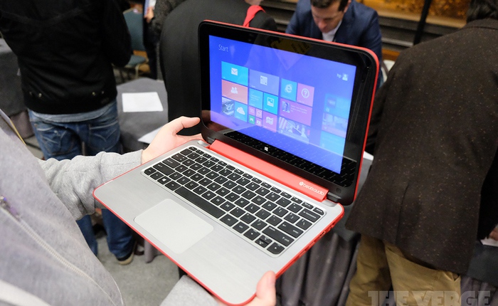Laptop lai gập của HP sao chép thiết kế của Lenovo