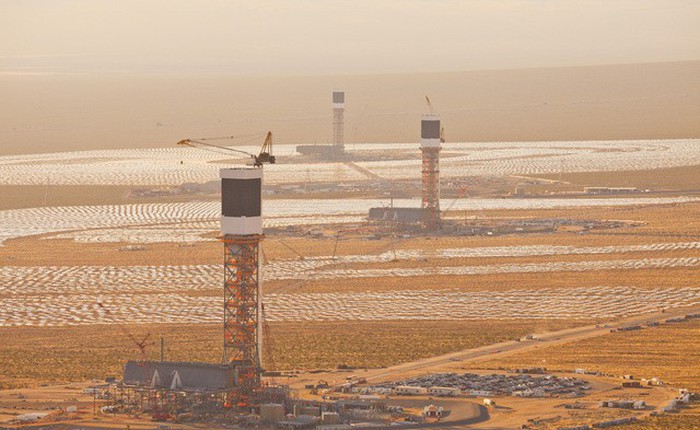Cùng chiêm ngưỡng nhà máy năng lượng mặt trời lớn nhất thế giới