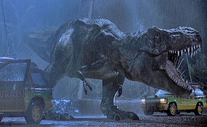 Bạn có thể sống sót trước một con T-Rex bằng cách đứng im?