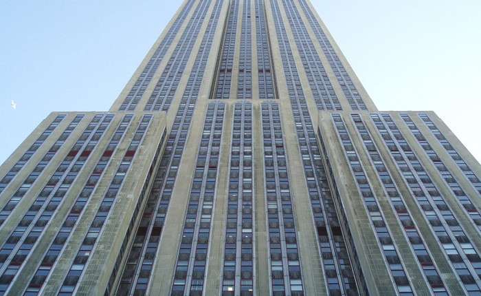 Đồng xu rơi từ tòa nhà 100 tầng có thể giết chết người?