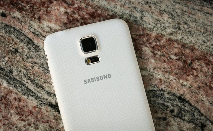 Galaxy S5 phá kỷ lục mua hàng của Galaxy S4 trong ngày đầu