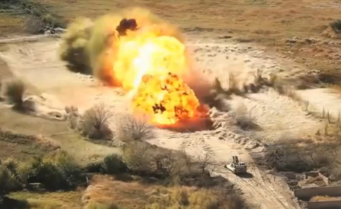 [Video] Xem tên lửa phá mìn của quân đội Mỹ hoạt động