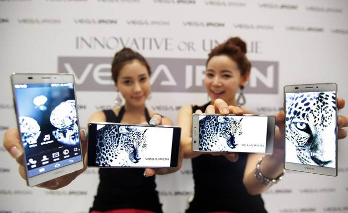 Lộ diện ảnh thực tế smartphone Pantech Vega Iron 2 siêu mỏng