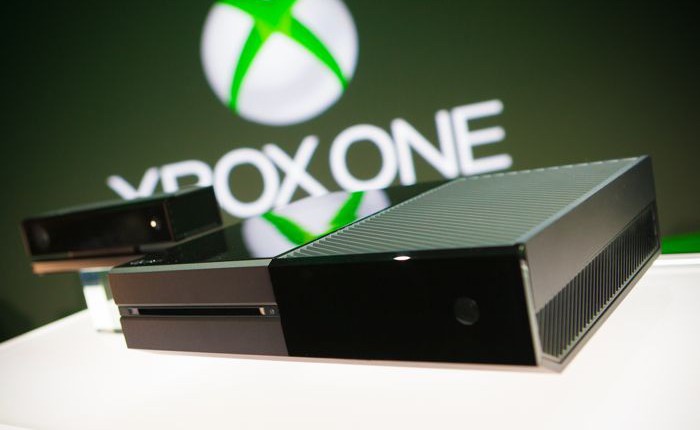Microsoft bị tố gian lận trong quảng cáo Xbox One