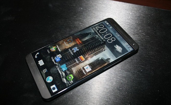 Lộ diện ảnh báo chí của HTC One 2