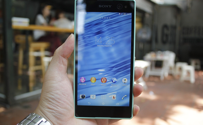 Trên tay Sony Xperia C3, smartphone dành cho các tín đồ công nghệ thích "tự sướng"