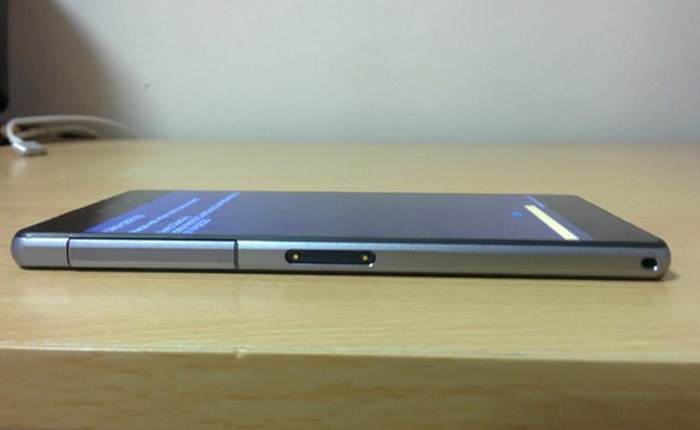 Bất ngờ lộ diện smartphone Xperia bí ẩn thiết kế đẹp