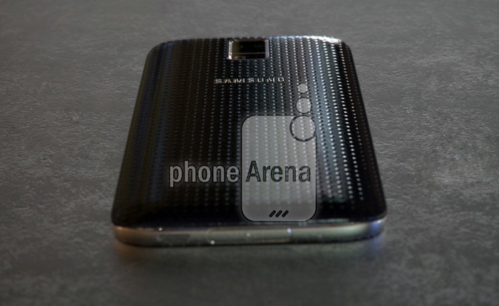 Lộ ảnh thực tế Galaxy S5 Prime vỏ kim loại