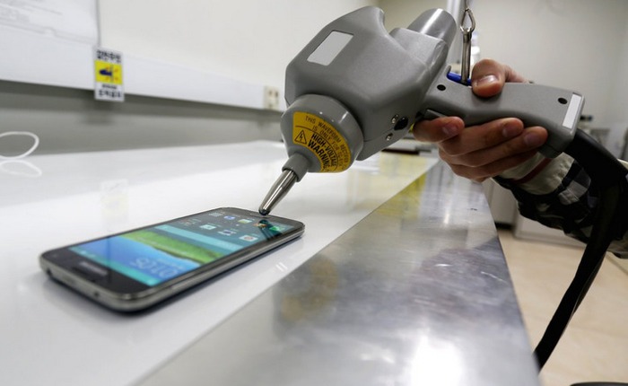 Cận cảnh quy trình thử nghiệm Galaxy S5 của Samsung