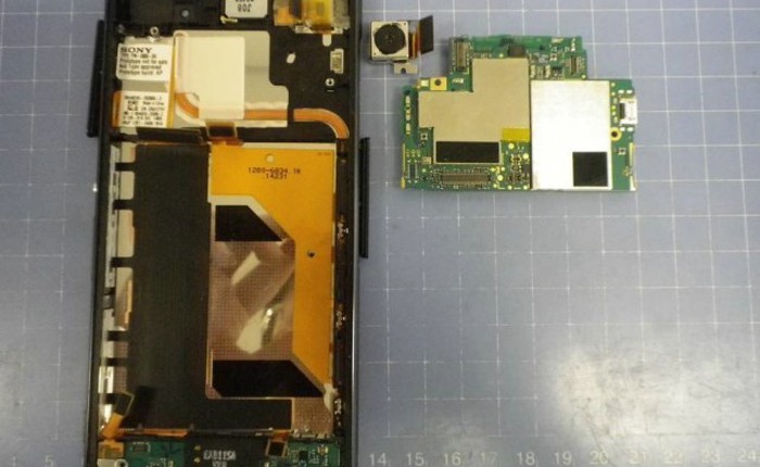 Chưa ra mắt, Xperia Z3 đã bị mổ bụng