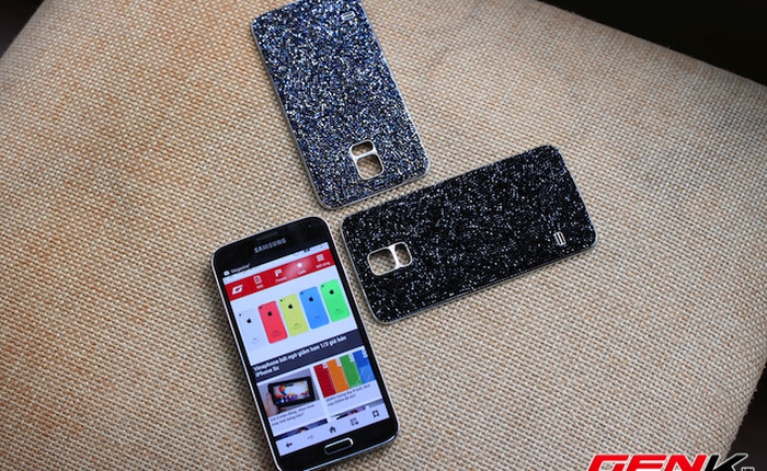 Cận cảnh bộ đôi nắp lưng đính đá Swarovski dành cho Galaxy S5