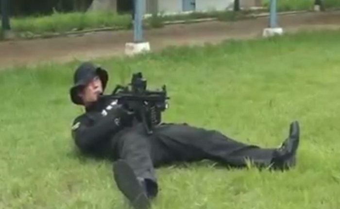 Xem màn tập bắn như phim hành động của cảnh sát Hàn Quốc
