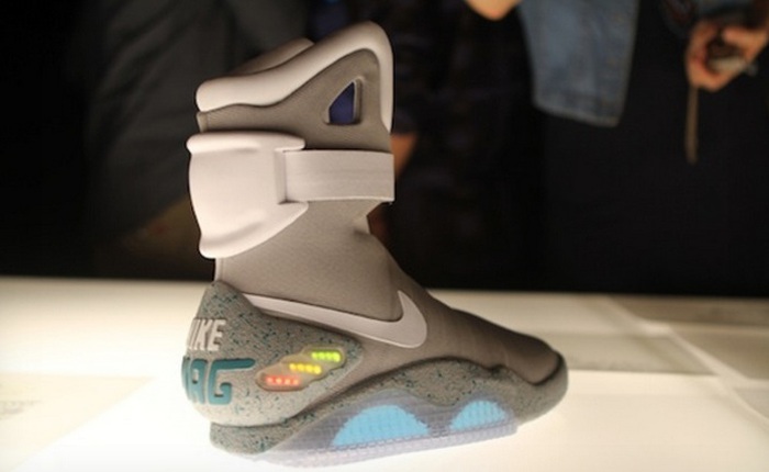 Nike phát triển mẫu giày tự buộc dây như trong phim viễn tưởng