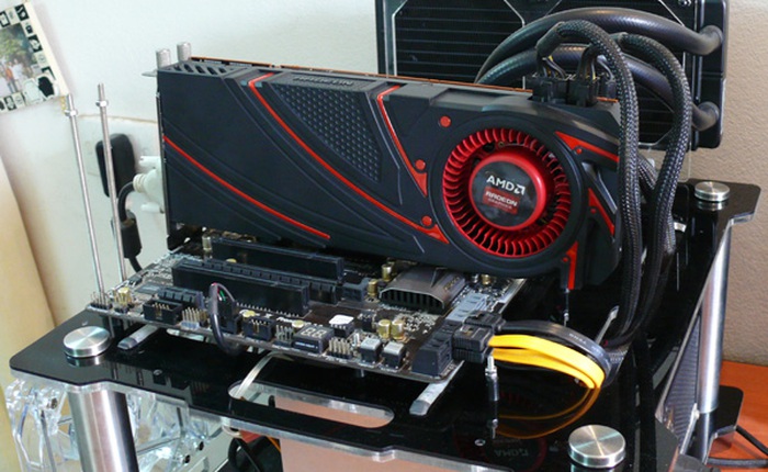 AMD: "Card đồ họa R9 đã quay về giá trị thực"