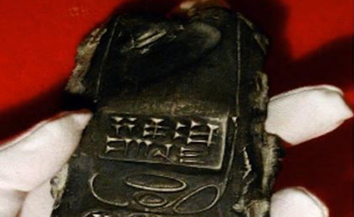 Tìm được ông tổ của điện thoại cục gạch hơn 800 năm tuổi?