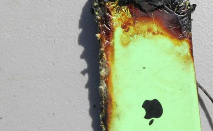 iPhone bốc cháy do dùng sạc kém chất lượng