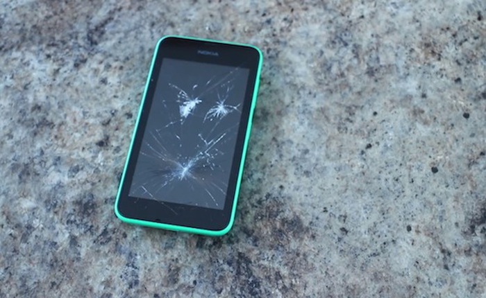 Gào khóc thảm thiết vì smartphone bị hỏng