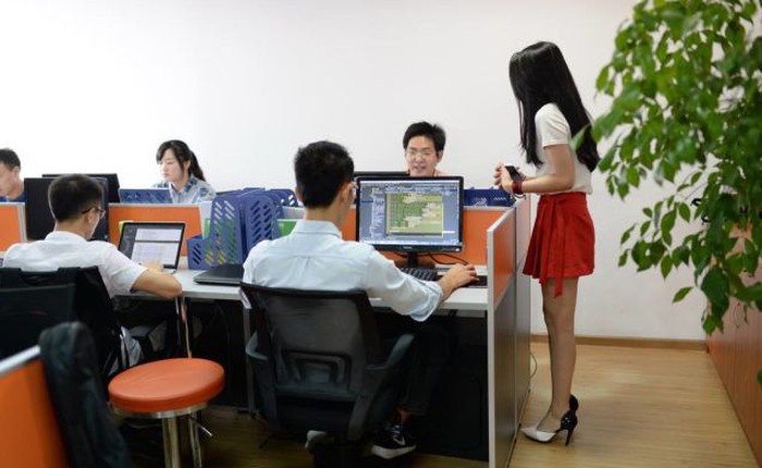 Công ty Trung Quốc thuê hot girl giúp các lập trình viên "giải tỏa"