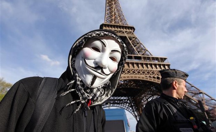 Nhóm hacker lừng danh Anonymous tung thông điệp hùng hồn tuyên chiến với IS
