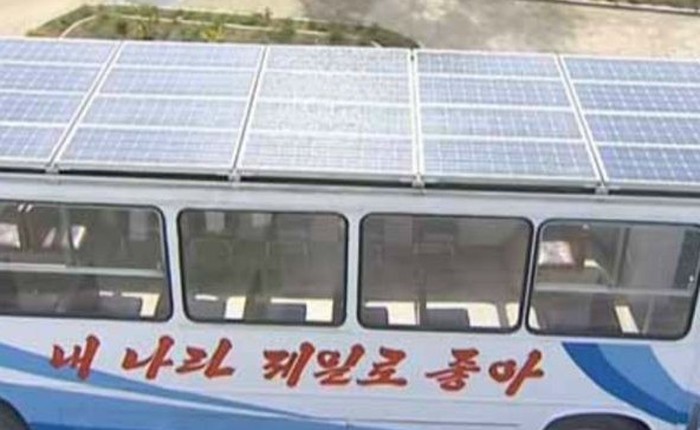 Triều Tiên khoe xe bus chạy năng lượng mặt trời