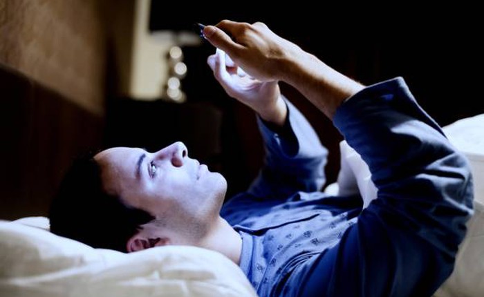 Bạn sẽ dừng sử dụng smartphone trước khi đi ngủ sau khi đọc bài viết này