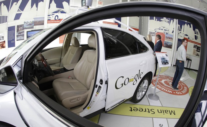 Google hợp tác với đối tác lâu năm của Microsoft để sản xuất xe tự động lái