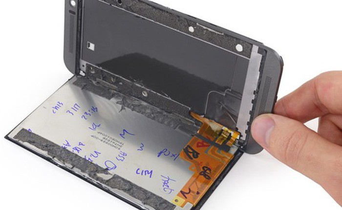 Bên trong HTC One M9: Rất khó sửa chữa