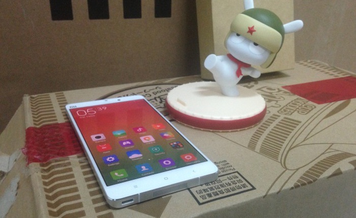 Cận cảnh siêu phẩm Xiaomi Mi Note "nghiêng nước nghiêng thành" đầu tiên tại Việt Nam