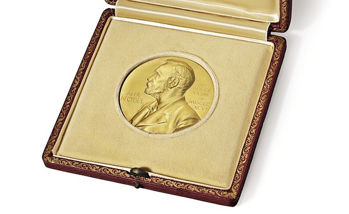 Huy chương giải Nobel năm 1962 đã từng bị đem bán đấu giá