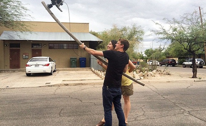 Ngộ nghĩnh gậy selfie khổng lồ dành cho máy ảnh Large Format