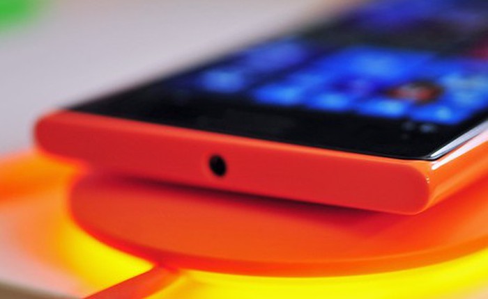 Nokia ra mắt sạc không dây mới tích hợp đèn thông báo trạng thái