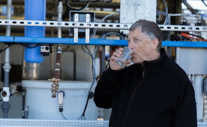 Sau khi thử máy tạo ra nước từ ... phân, Bill Gates đã mang chiếc máy này tới châu Phi