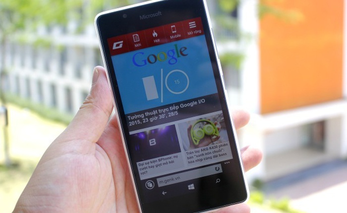 Mở hộp smartphone Lumia 540: vỏ nhựa hoàn thiện, camera selfie góc rộng
