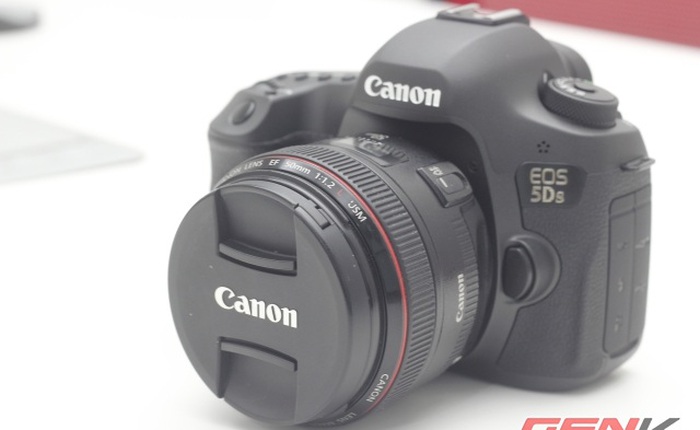 Cận cảnh chiếc siêu máy ảnh 5Ds mới ra mắt của Canon